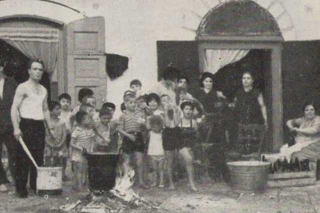 Dalla nonna al nipotino: quando tutta la famiglia era coinvolta nel rito della "salsa"